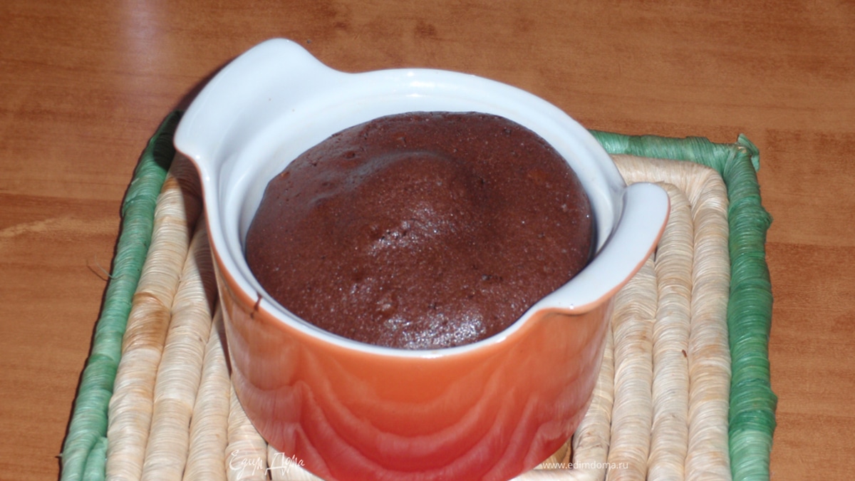 Кексик шоколадный с жидкой серединкой.