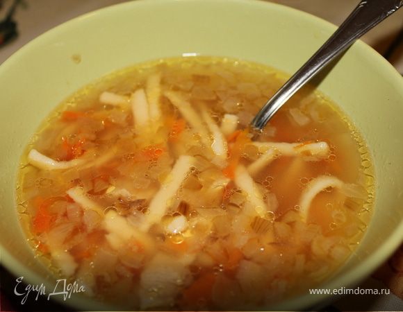 Суп из лапши и куриных кусочков Суп из лапши и куриных кусочков