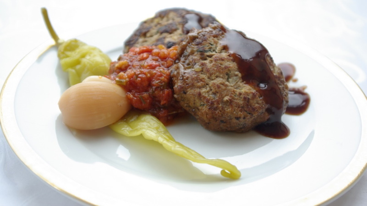 Шницель рубленный по-югославски