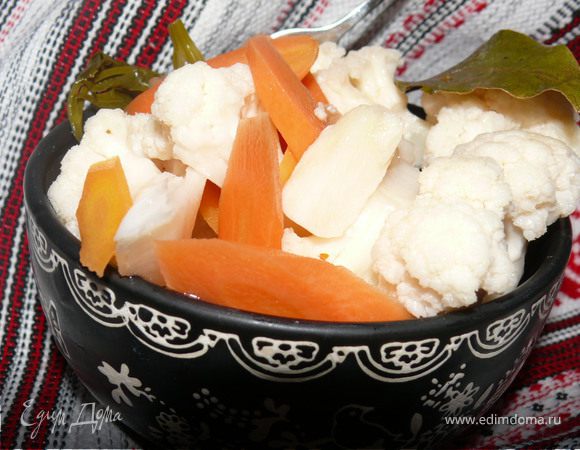 Быстро-маринованная цветная капуста Быстро-маринованная цветная капуста