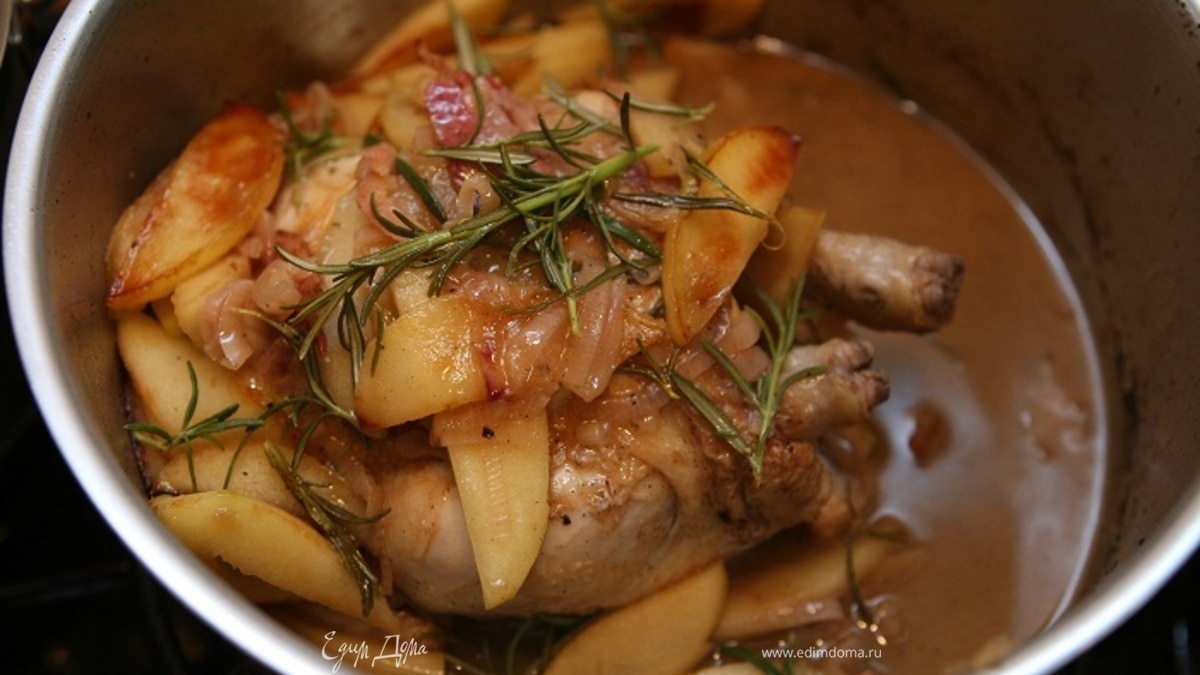 Курица с яблоками и яблочным сидром