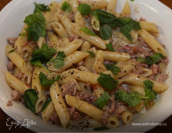 Макароны с колбасками и горчицей