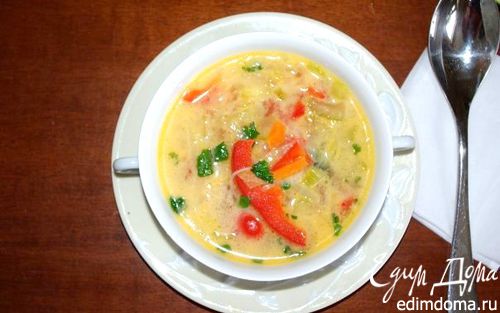 Рецепт Острый тайский суп с кокосовым молоком и овощами.