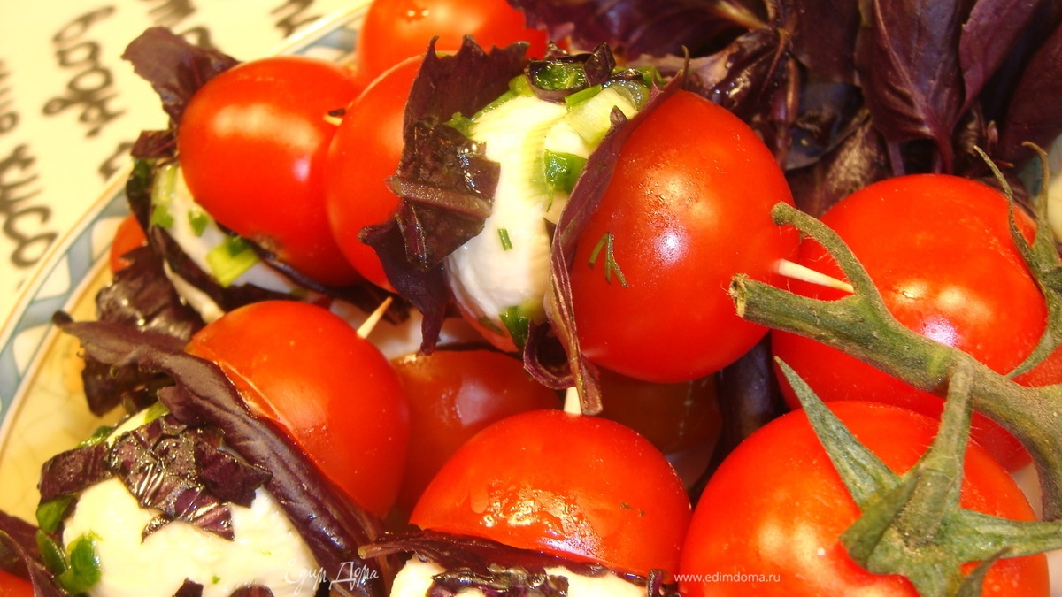 Боккончини и помидоры на вертеле