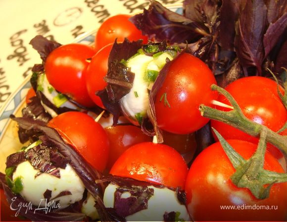 Боккончини и помидоры на вертеле