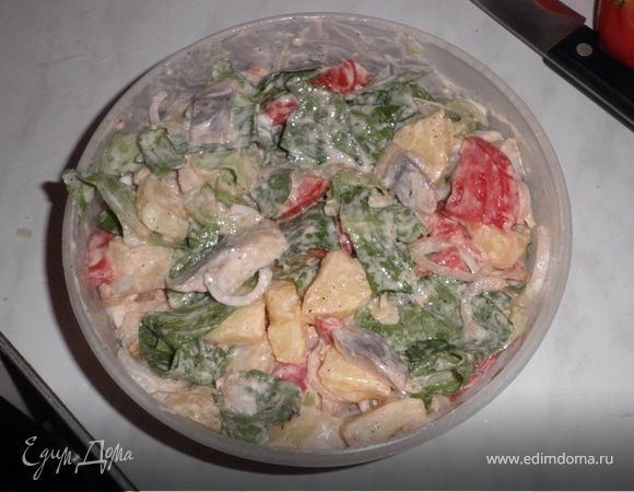 Салат с сельдью и сметаной Салат с сельдью и сметаной