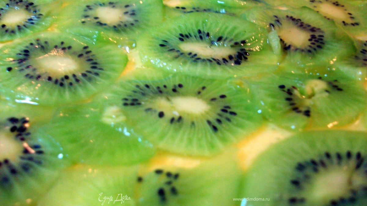 Пирог с творогом и киви