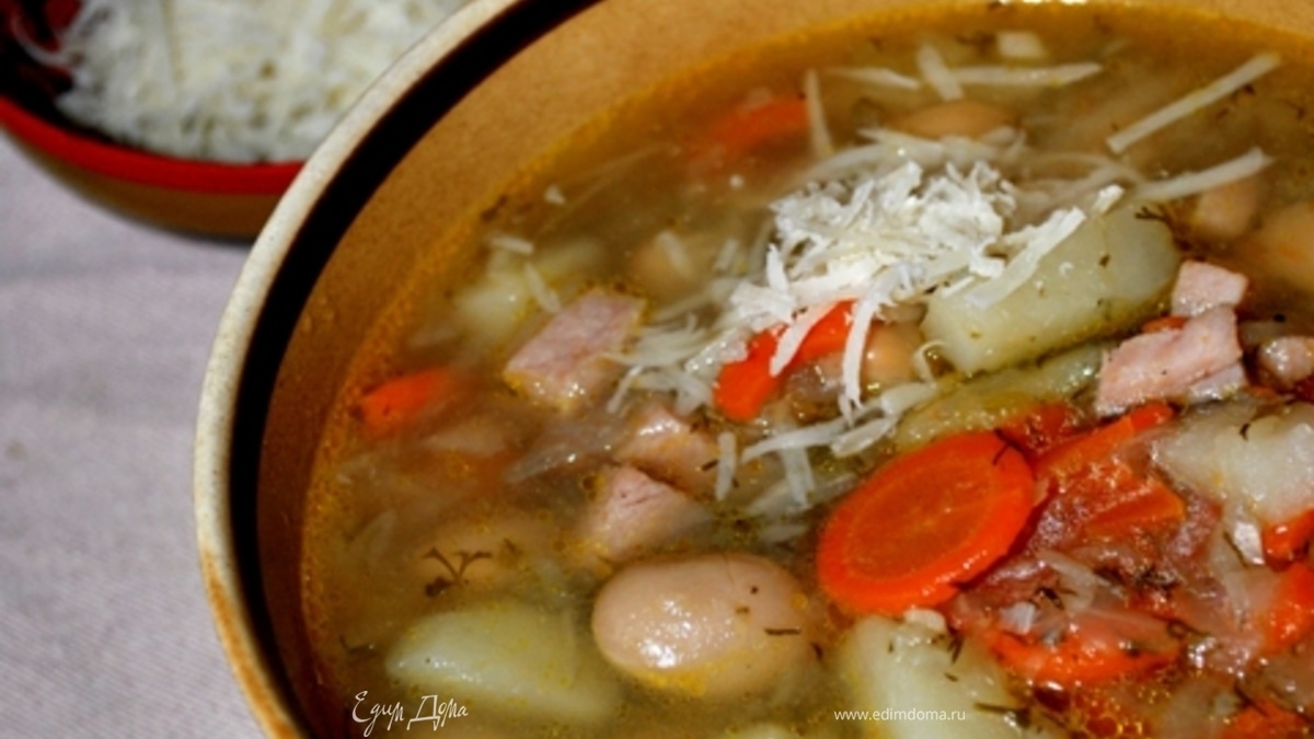 Щи с фасолью и копченым мясом