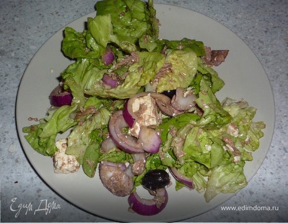 Салат-ассорти с тунцом и сыром Салат-ассорти с тунцом и сыром