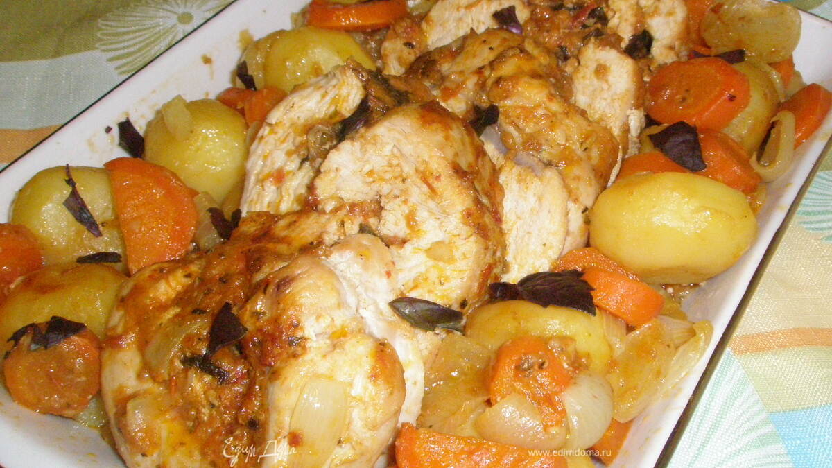 Индейка, запеченная с овощами