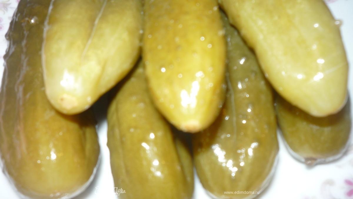 Соленые консервированные огурцы "На рынок можно не ходить"