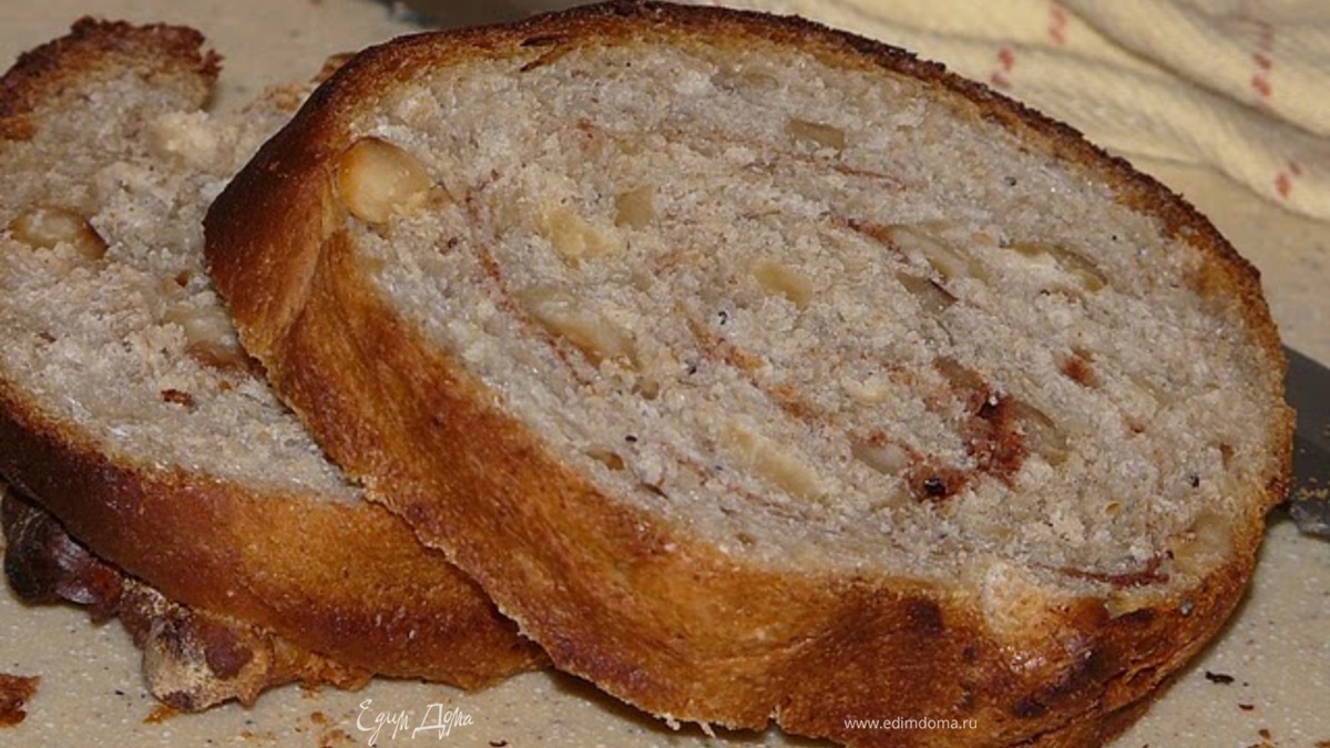 Сдобный хлеб с фундуком