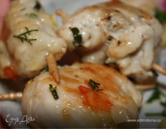 Куриные мини-рулетики с сыром и зеленью