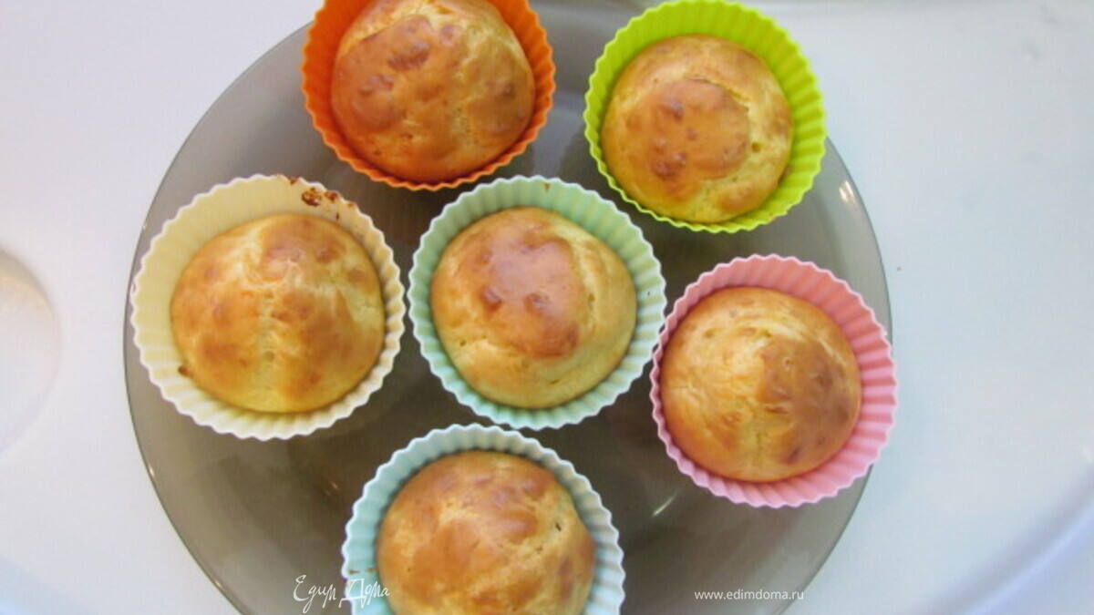 Закусочные маффины с сырками и чесноком