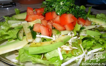 Рецепт Овощной салат с авокадо и сельдереем