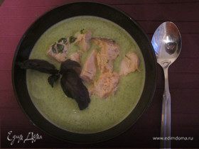Суп-пюре из броколи, семги и руколы