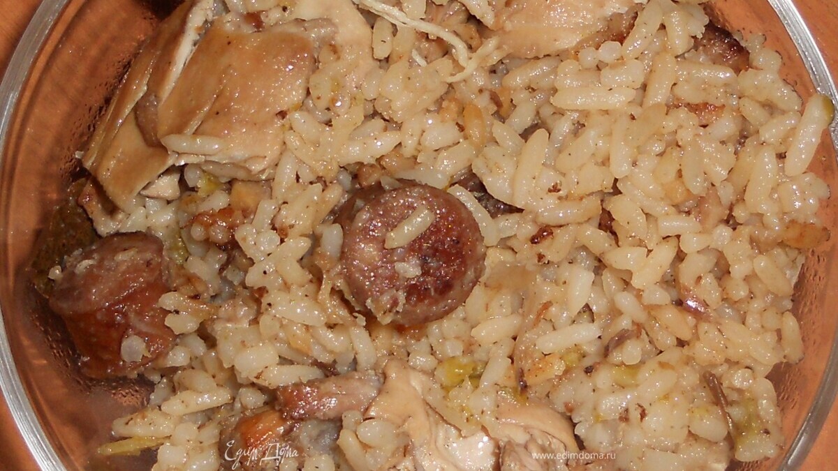 Джамбалайя с курицей и охотничьими колбасками