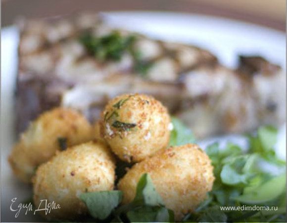 Обжаренные сырные шарики Обжаренные сырные шарики