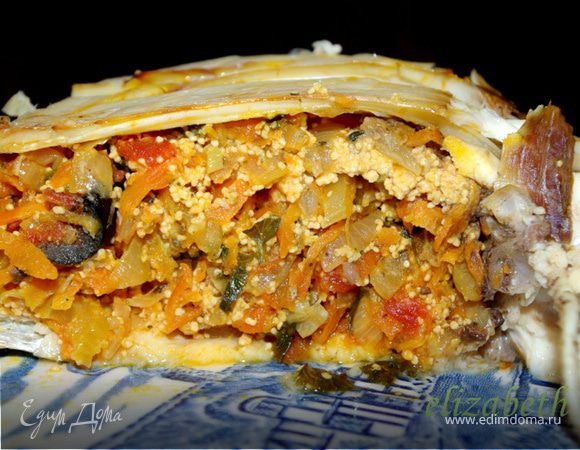 Лещ, фаршированный овощами и икрой