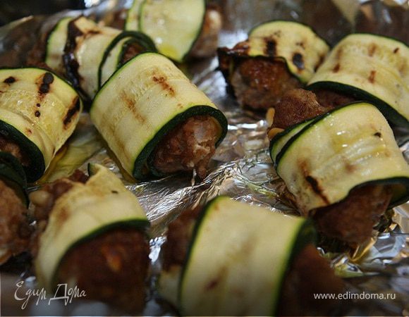 Рулетики из баранины с цукини Рулетики из баранины с цукини