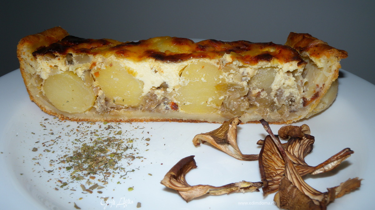 Картофельный пирог с луком и грибами