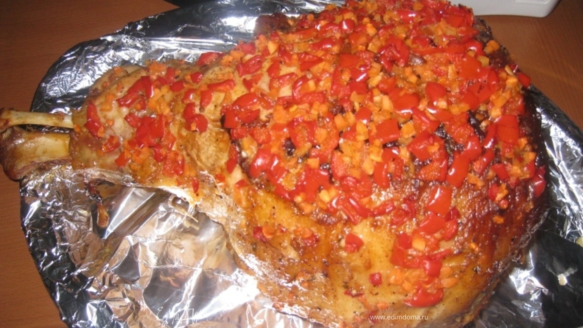 Свиной окорок "Новогодний"