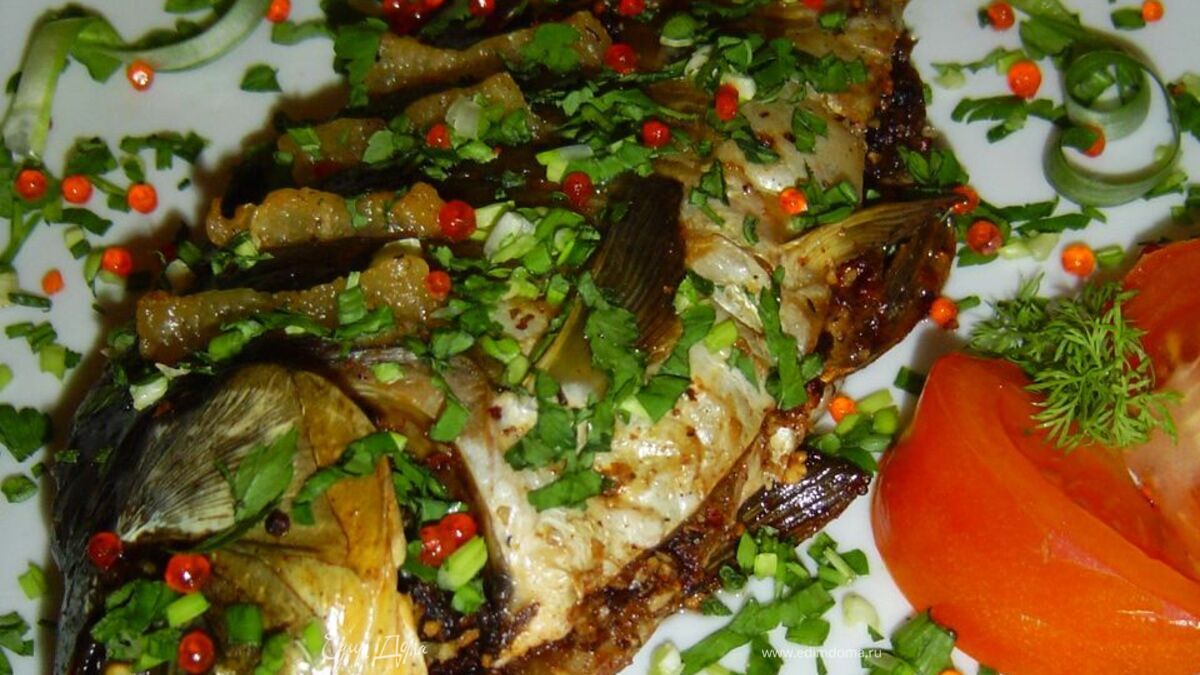 Запеченный карп "Ореховое наслаждение"