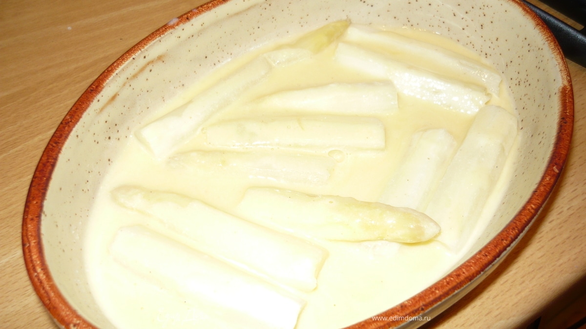 Спаржа с новогодним лимонным маслом