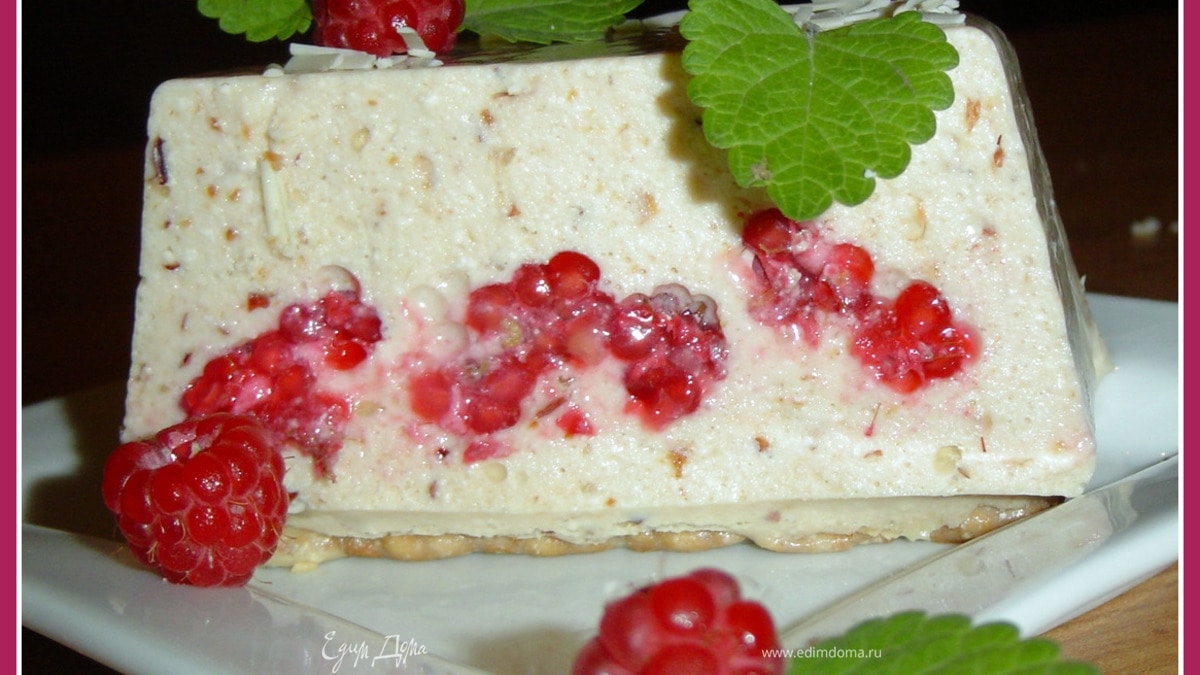 Торт творожный с черешней и малиной