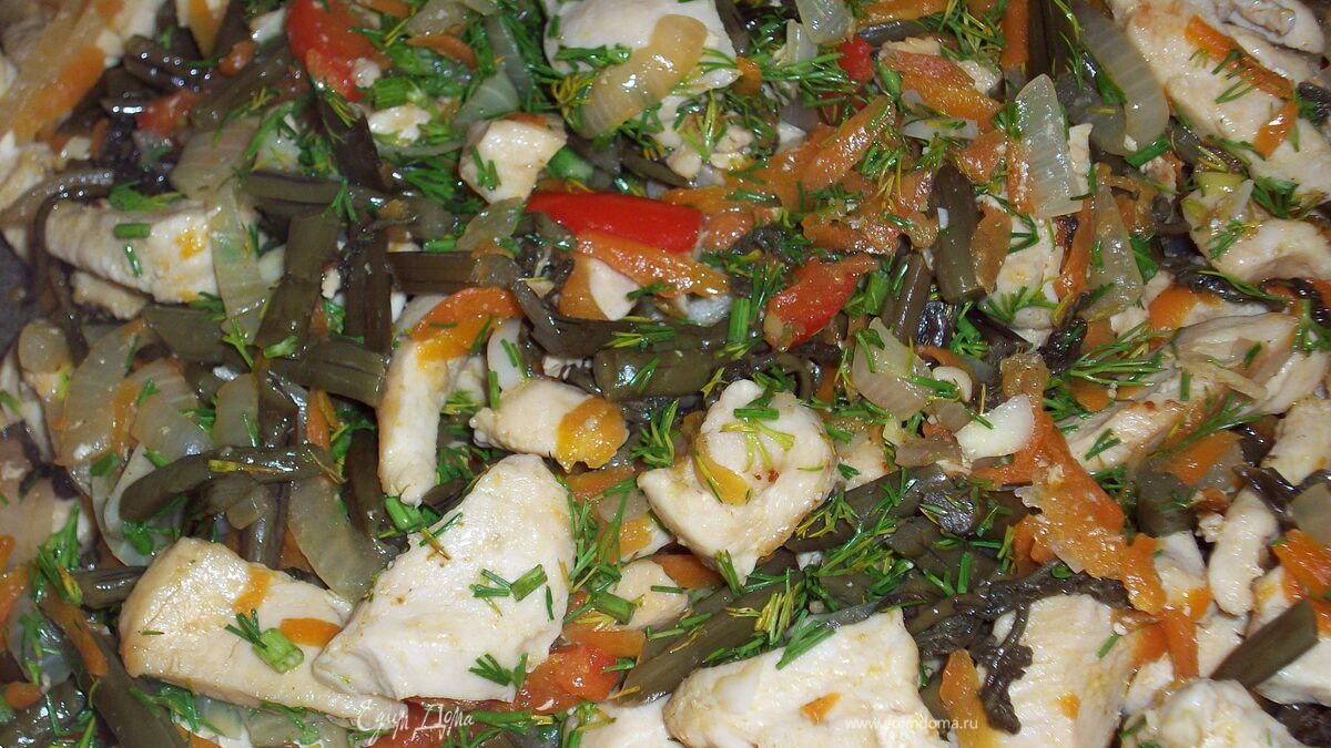 Курочка тушеная с овощами по-сибирски с папоротником