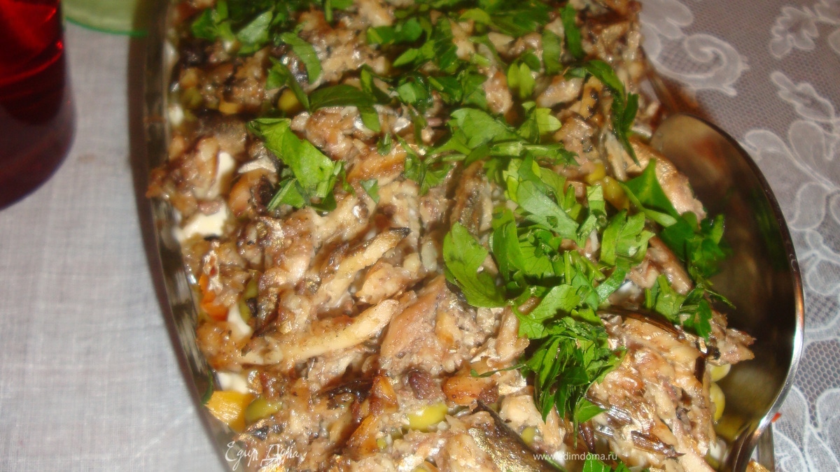 Сочный шпротный салат