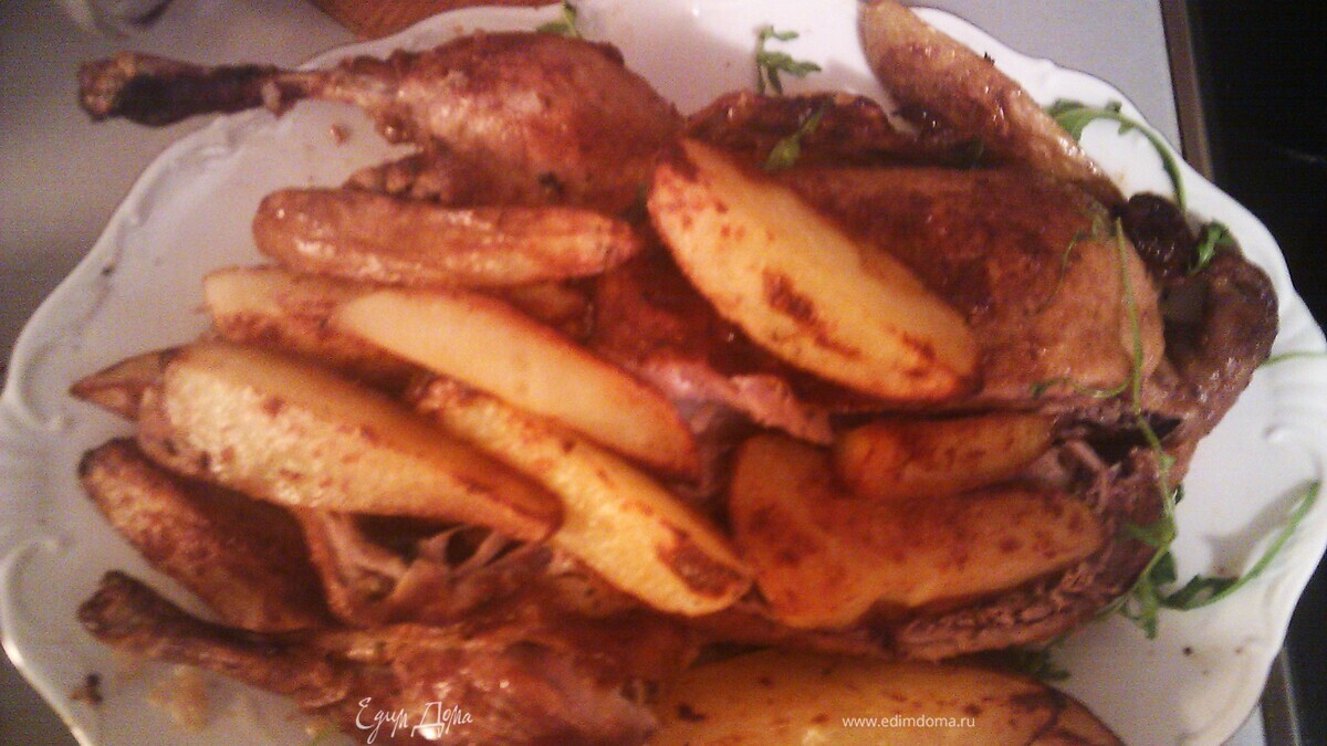 Запеченная утка с картофелем