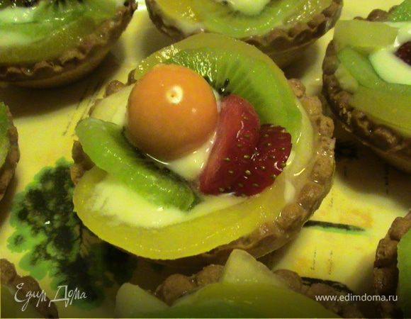 Фруктовые корзинки с заварным кремом