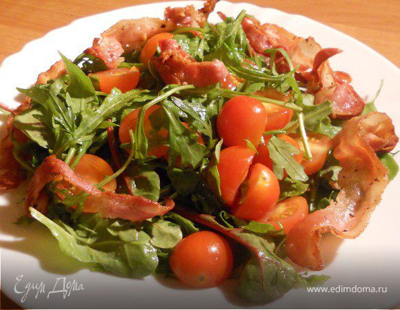 Теплый овощной салат с хрустящей грудинкой