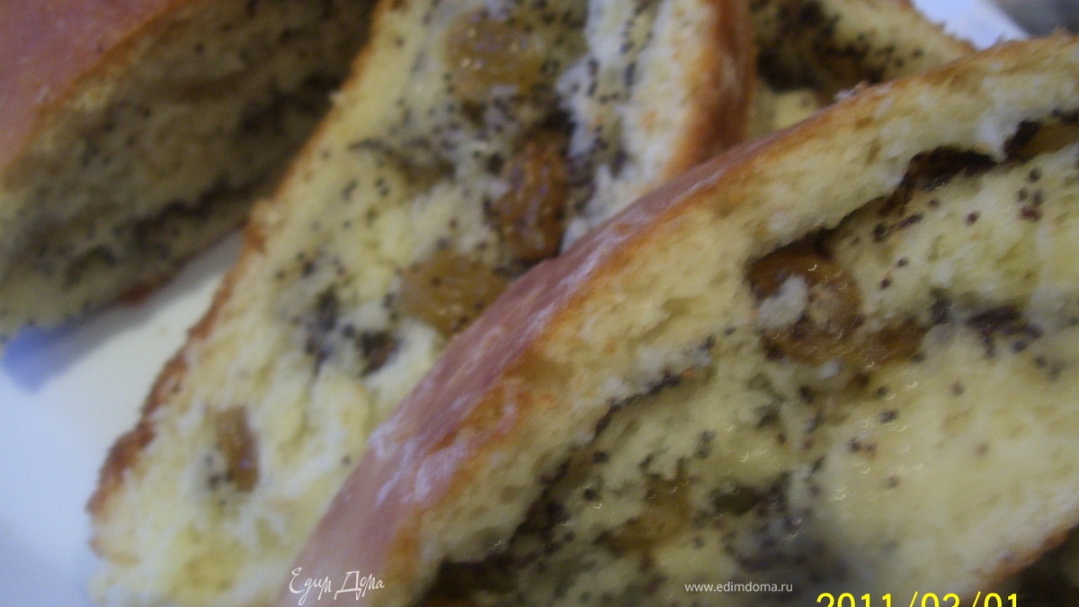 Сдобный рулет с маковой начинкой