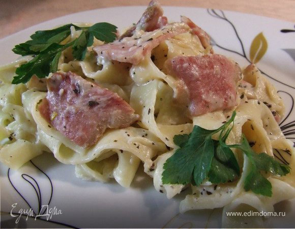 Паста с беконом и сливочным соусом Паста с беконом и сливочным соусом