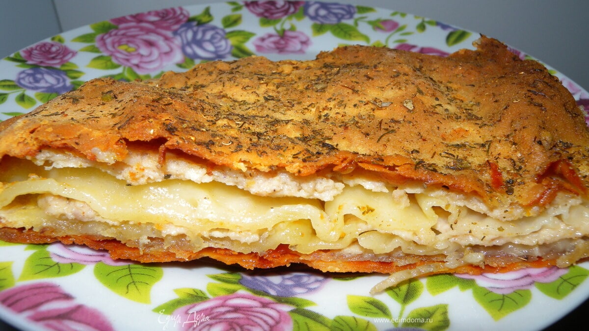 Пирог из теста "фило" с куриным фаршем к бульону