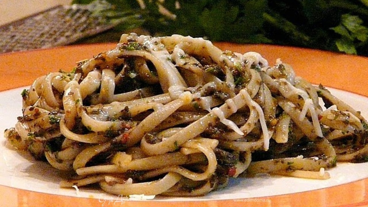 Тренетте с пастой из оливок, лимона и тимьяна