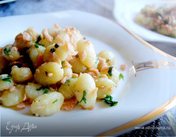 Ньокки с семгой