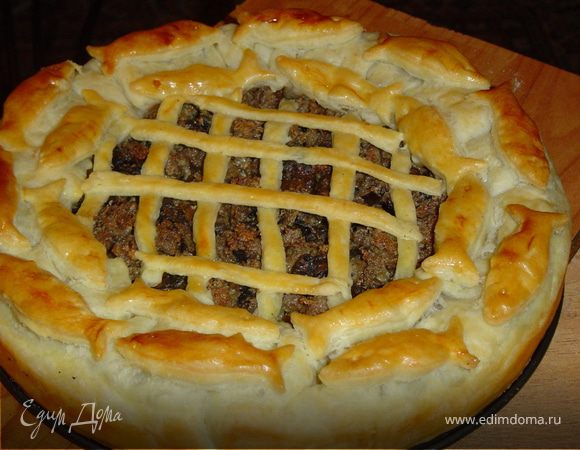Пирог с мясом и грибами
