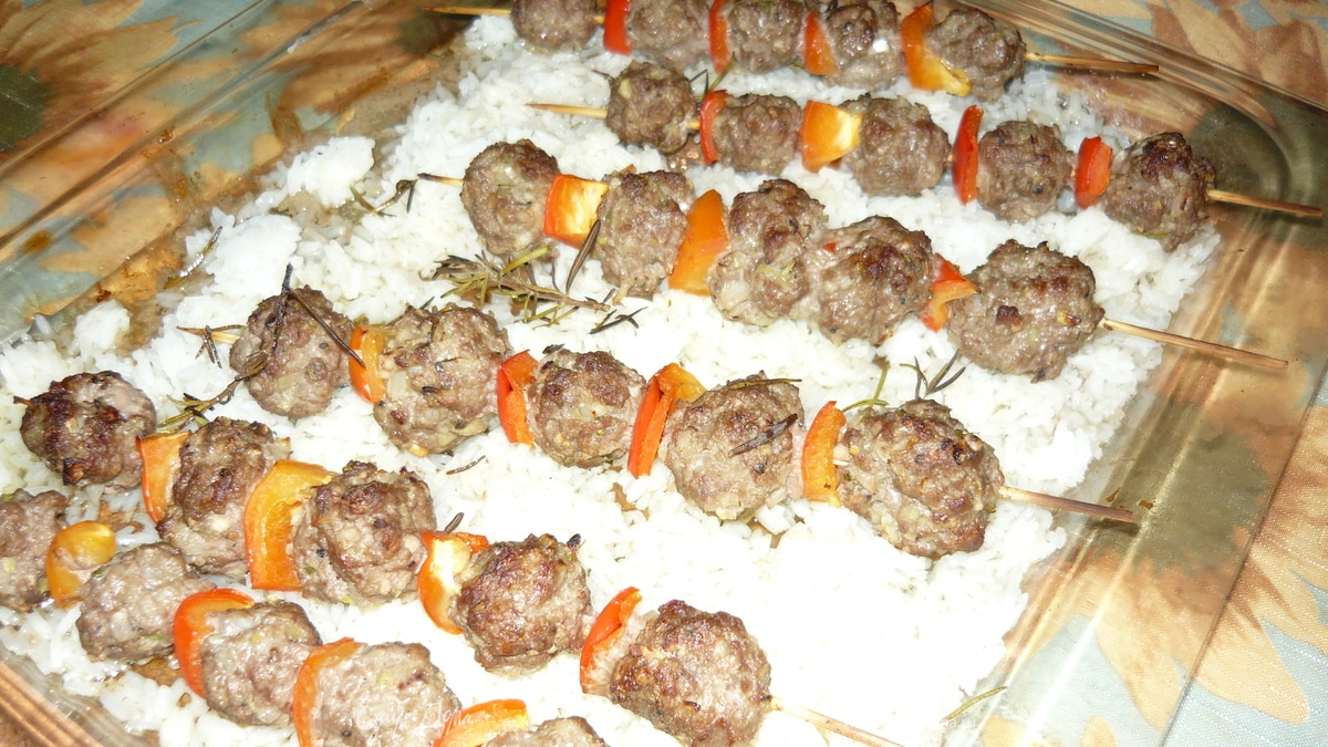 Бараньи шарики на шпажках
