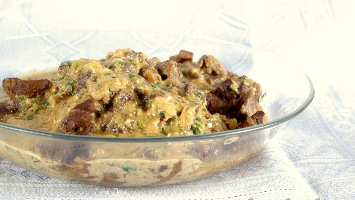 Баранина с сырно-яичным соусом