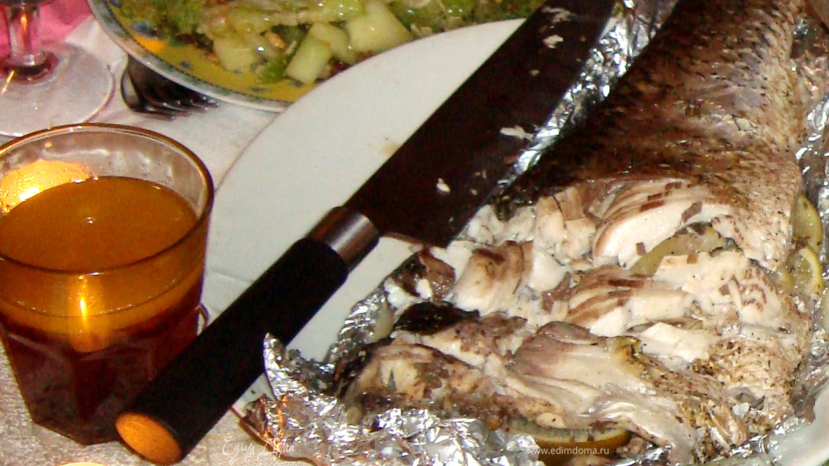 Белый амур на гриле со сладким соусом