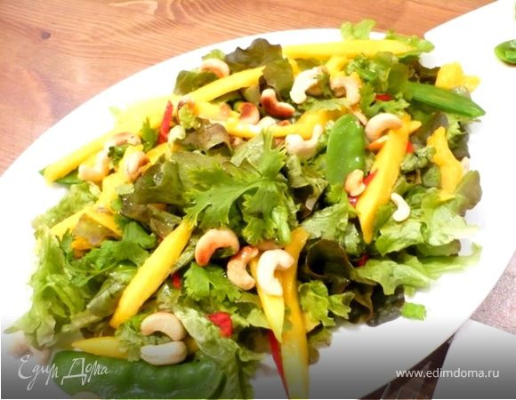 Салат с манго и кешью (к лососю "5 специй")