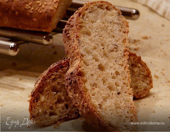 Батон с кукурузной мукой и кунжутом