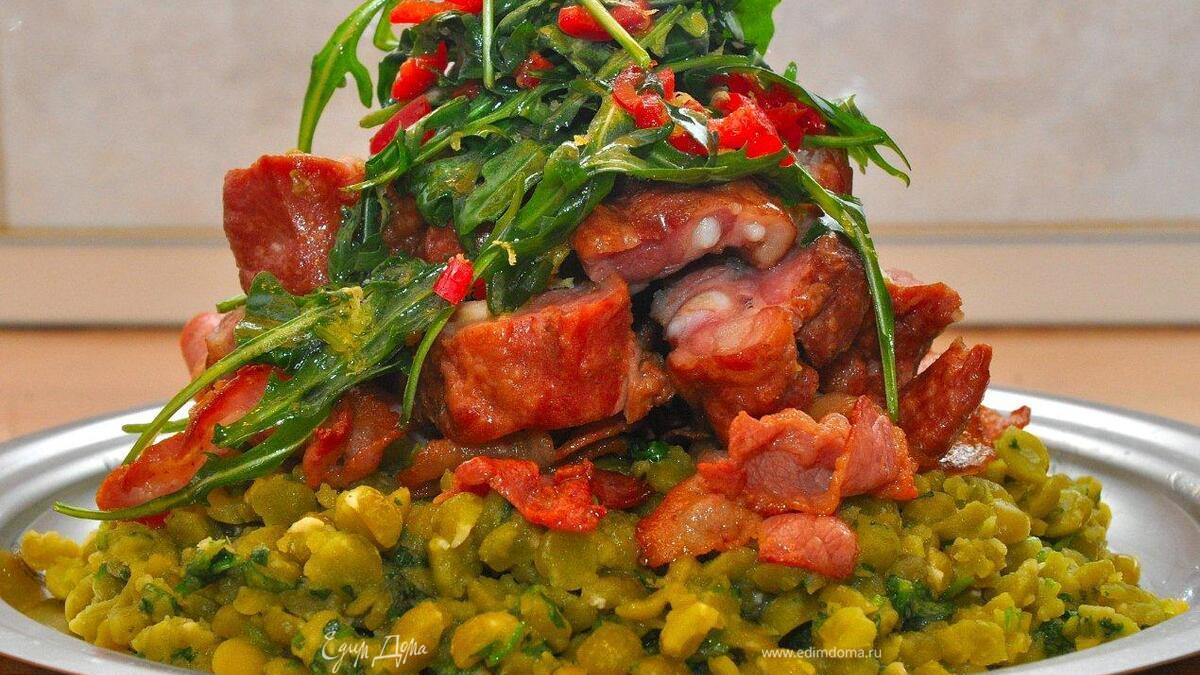 Жаркое из копченой свинины с горохом (Spezzatino Di Maiale Con Piselli)