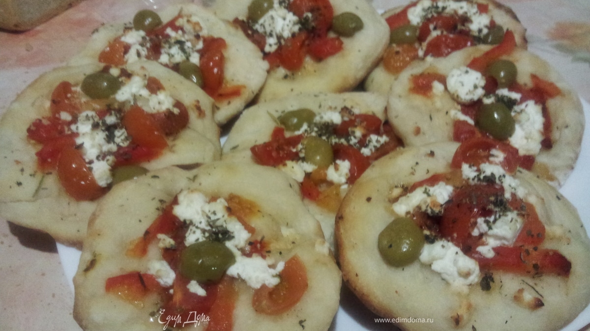 Пиццеты с сыром и помидорами