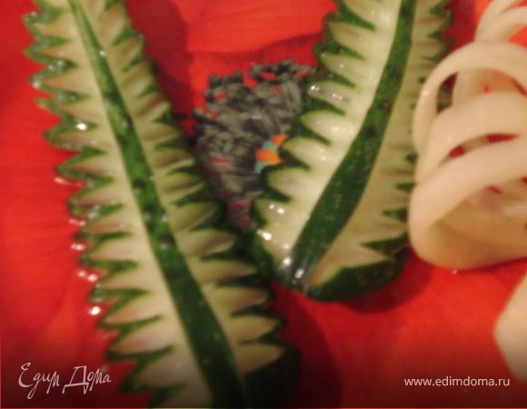 Листья из огурца 