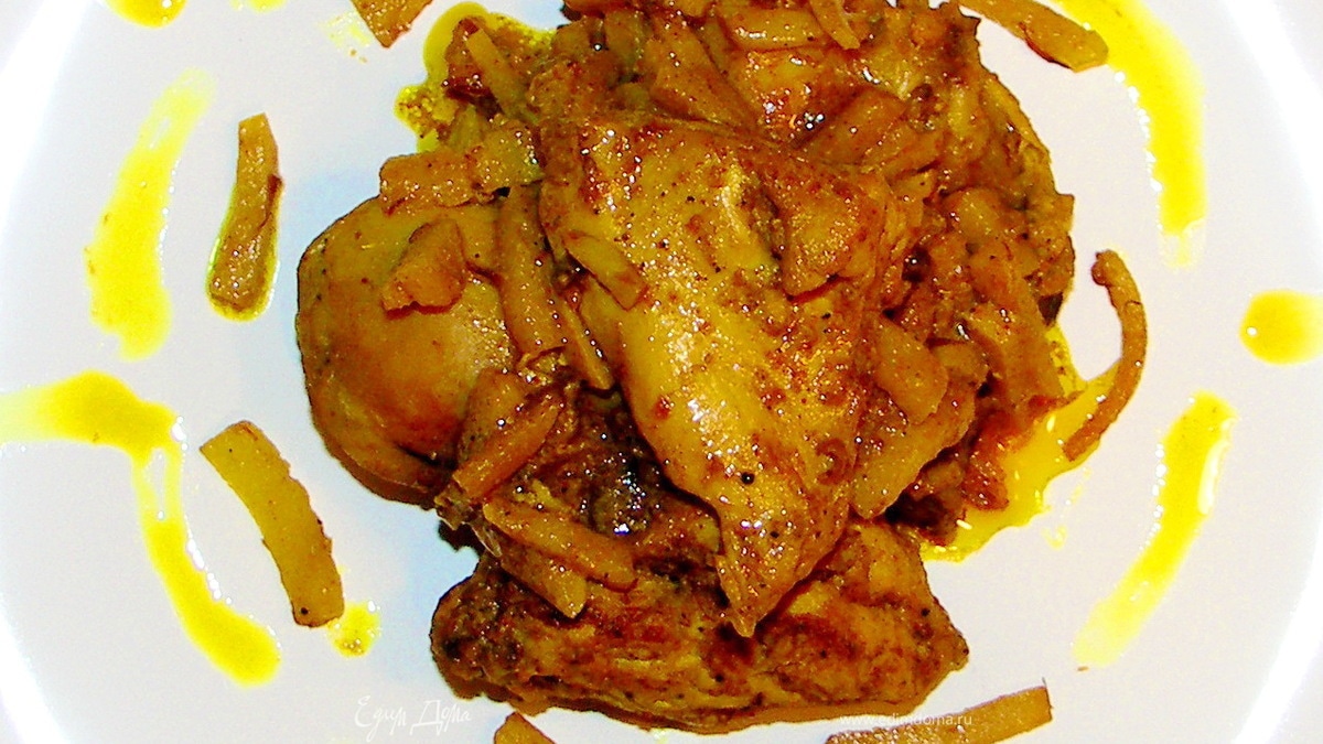 Курочка с тушёная айвой.