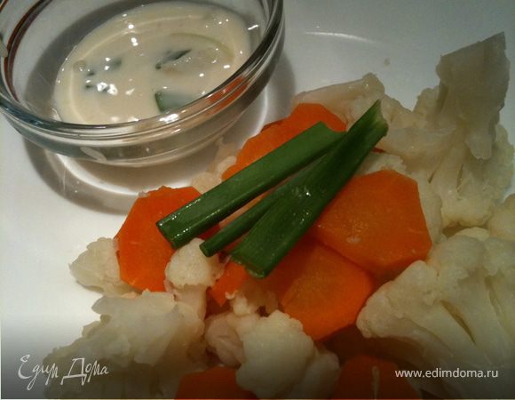 Салатик диетический с йогуртовым соусом